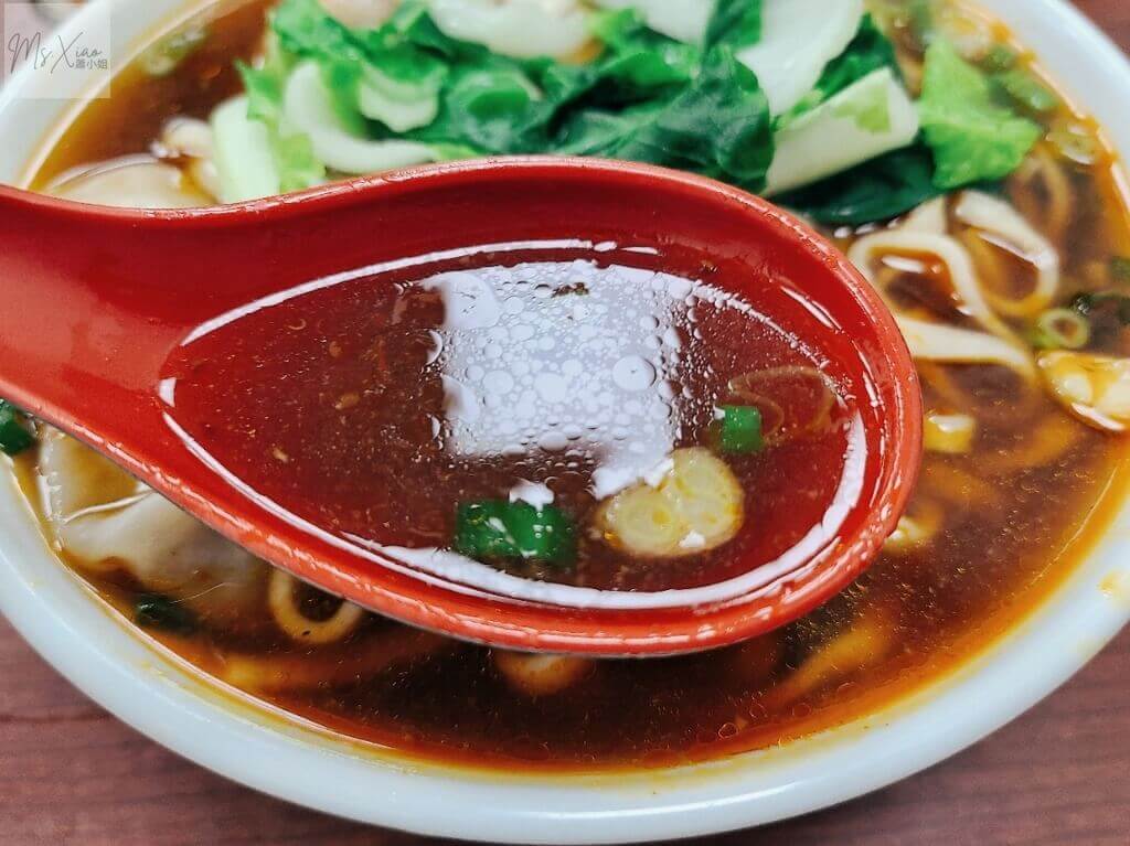 忠誠牛肉麵湯頭 忠誠牛肉麵湯頭