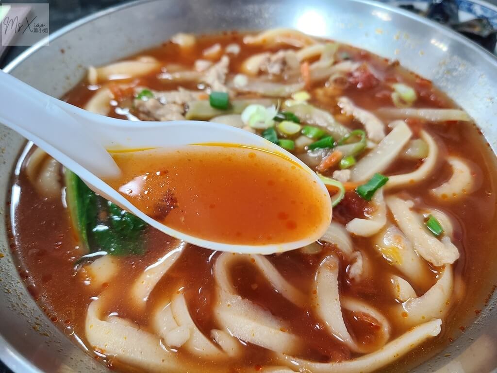 關渡林董山西刀削麵 林董山西刀削麵蕃茄湯頭