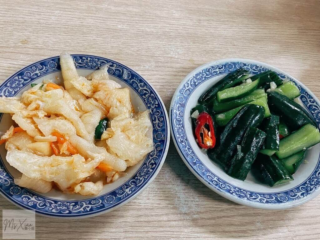 涼拌雞腳和小黃瓜