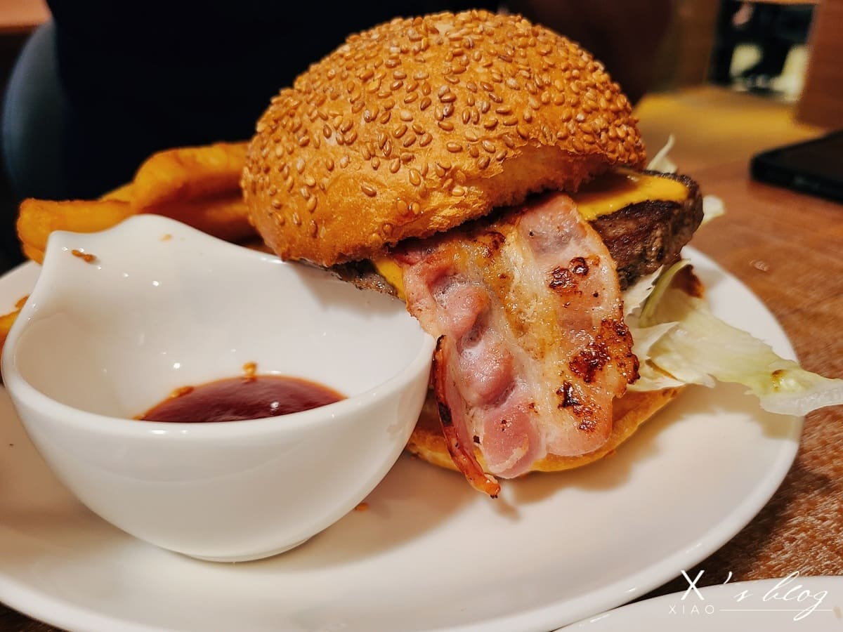 inn cafe培根牛肉起士堡 西門町薆悅酒店inn cafe培根牛肉起士堡