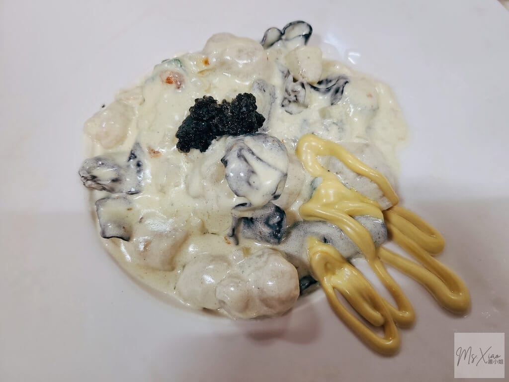 魚子醬藍紋起司麵疙瘩