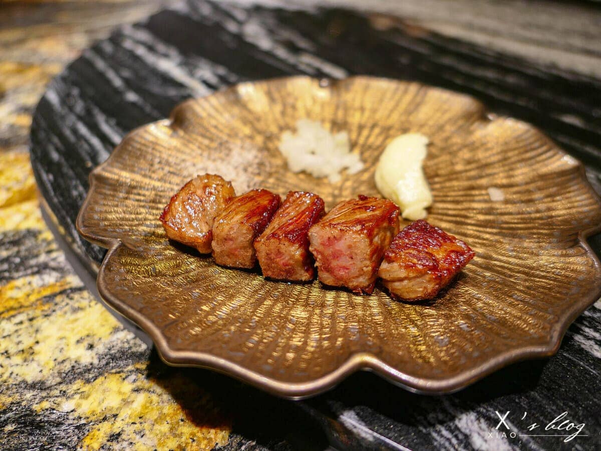 魚貫鐵板燒-A5和牛紐約客牛排佐大蒜醬 魚貫鐵板燒-A5和牛紐約客牛排佐大蒜醬