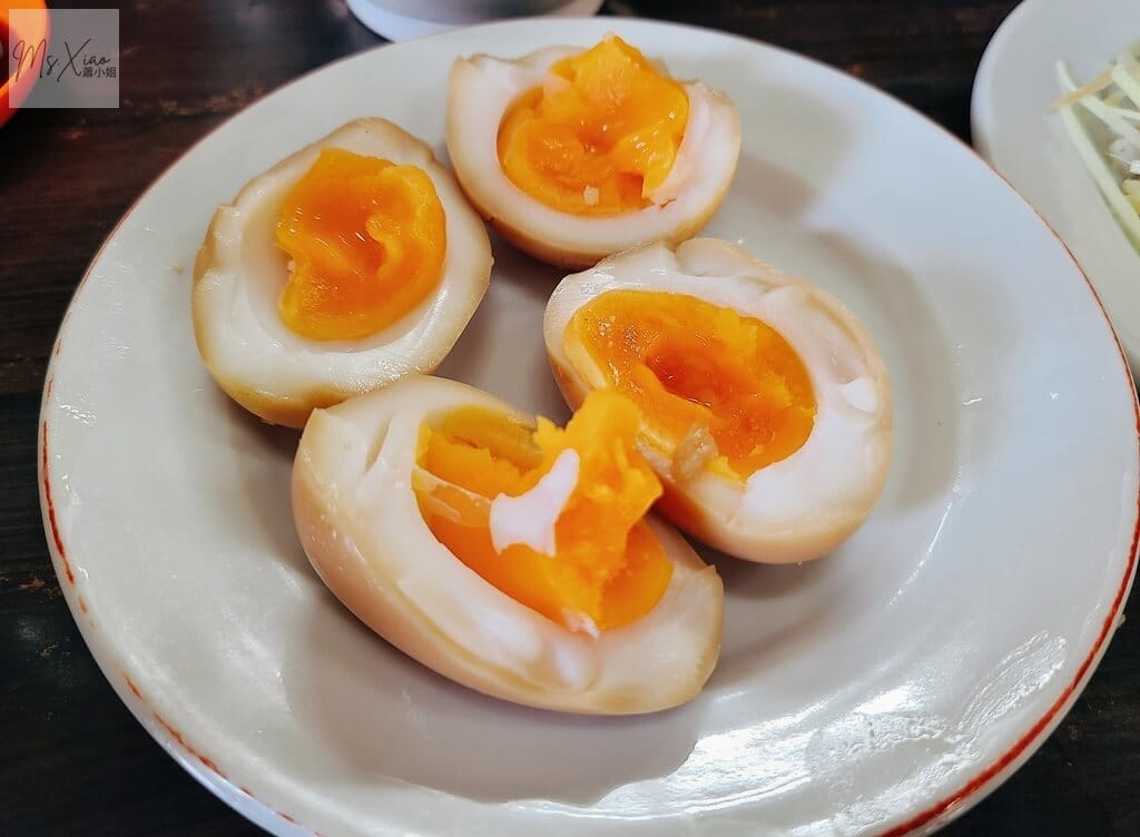 黑點雞肉溏心蛋 黑點雞肉溏心蛋