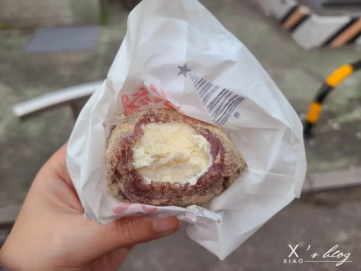 【新竹美食推薦】城隍廟周邊6家必吃平價小吃與點心全攻略 新竹美食必吃點心!山田麻糬製造所麻糬切面特寫,飽滿內餡,口感豐富。