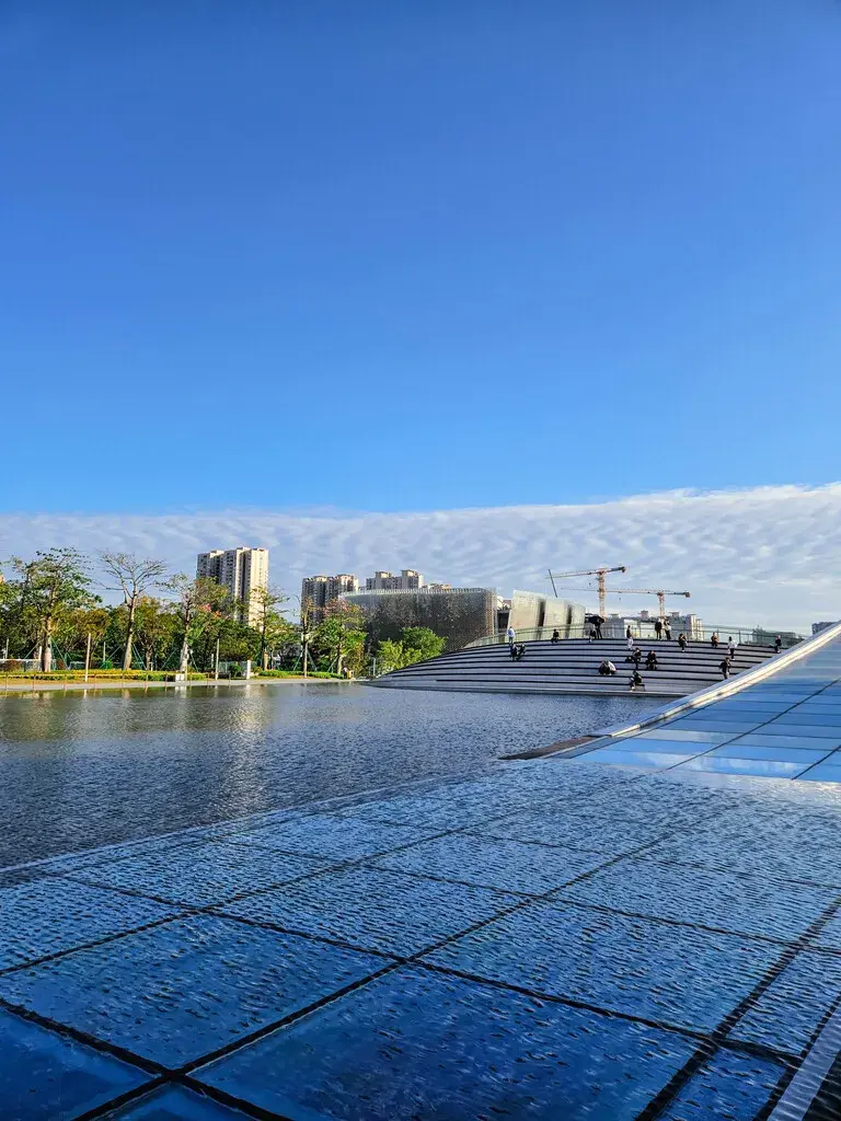 2025廣州旅遊必看!香港巴士直達、4天3夜行程安排:西關美食、素食清單與廣州塔打卡攻略 廣州市水岸空間與海心橋周邊建築景觀