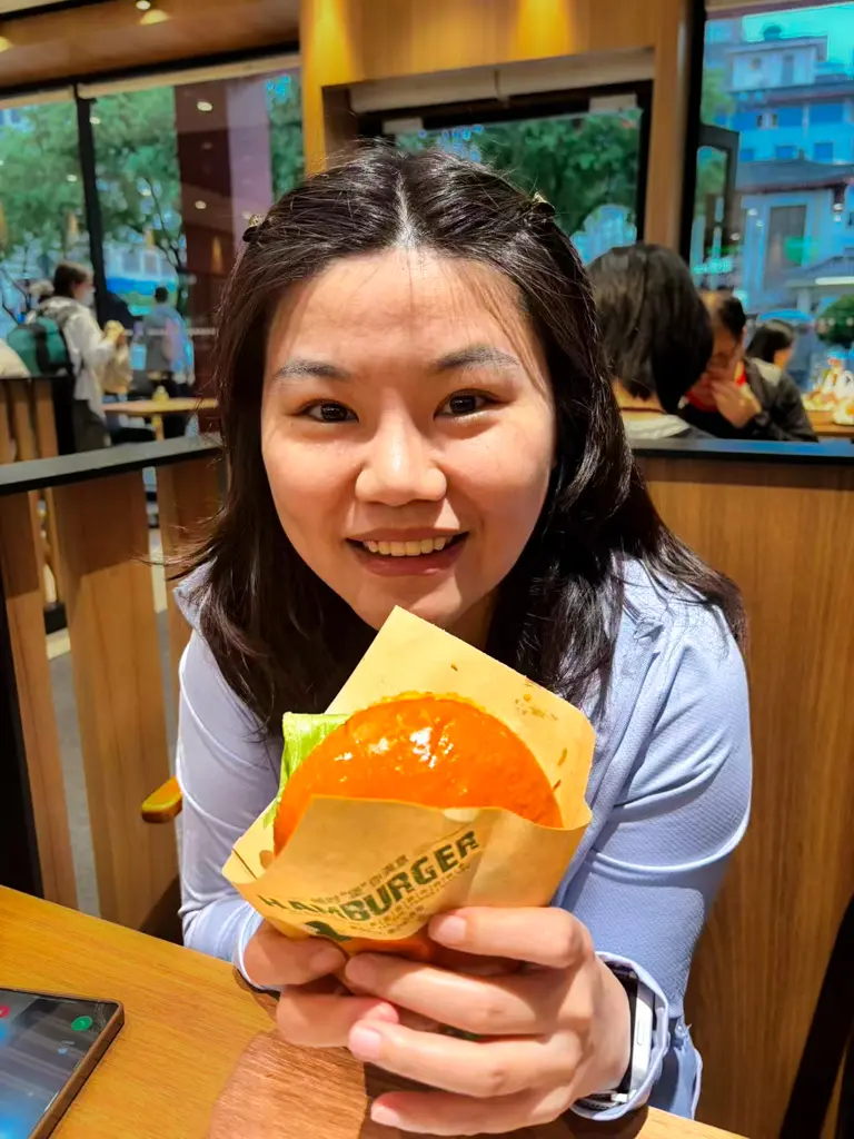 西安美食推薦:在魏家涼皮享受平價美味的漢堡體驗