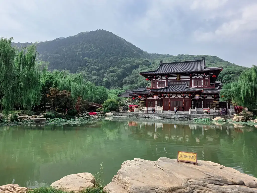 西安景點,華清宮驪山腳下的皇家園林景觀,西安旅遊必去