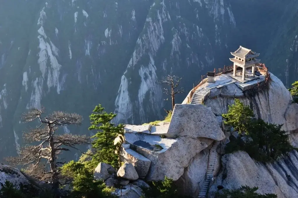 華山東峰