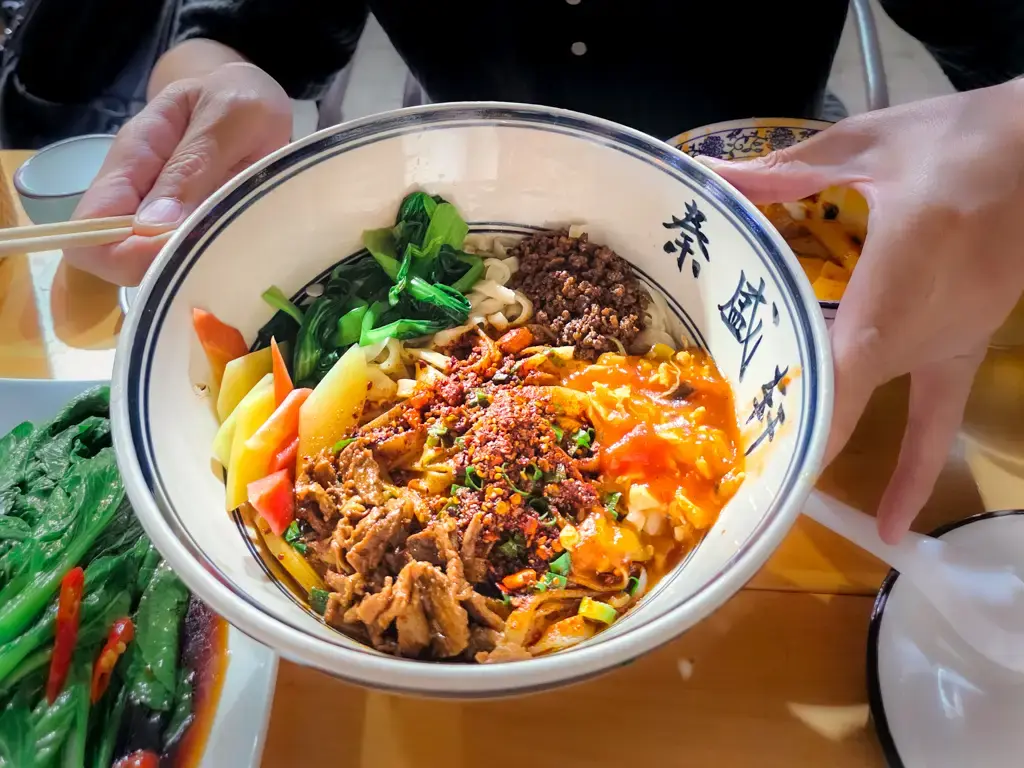 西安美食推薦:油潑麵-秦盛軒陝菜