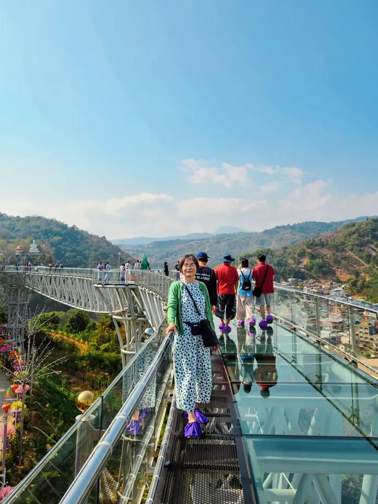 金三角美賽一日遊：泰北美賽玻璃天空步道長廊與壯麗山景