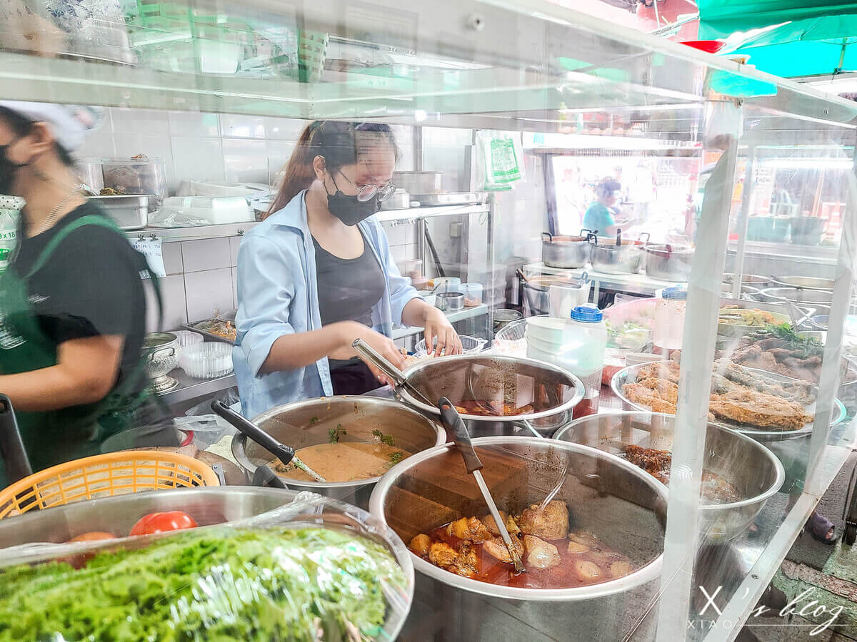 Krua Aroy Aroy ครัว อร๊อย-อร่อย สีลม