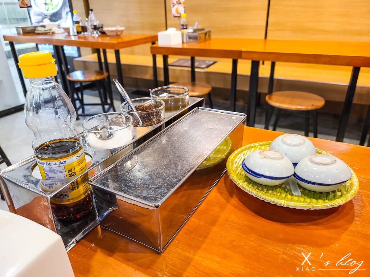 silom是隆路Taste of Siam船麵