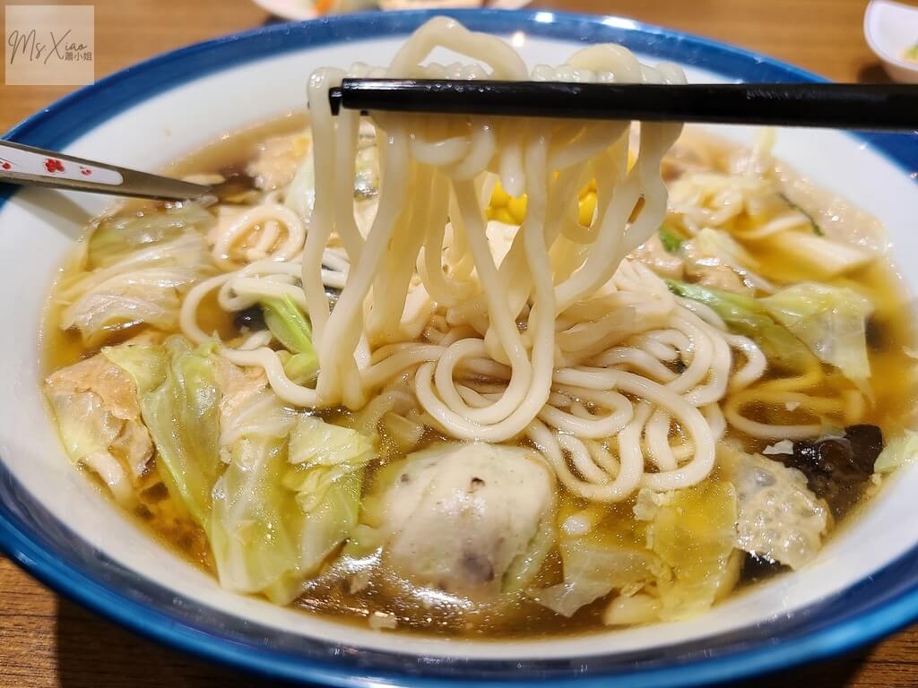 日式醬油拉麵麵條